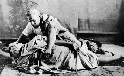 Rabindranath Tagore dans le rôle de Raghupati dans sa pièce Sacrifice, 1893